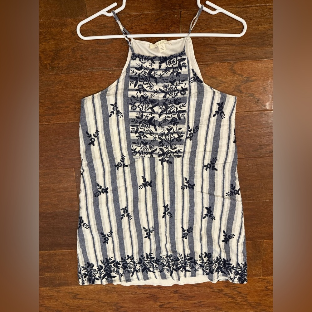 Francesca’s Mi Ami Blue and White Embroidered Tunic Shift Dress size Small